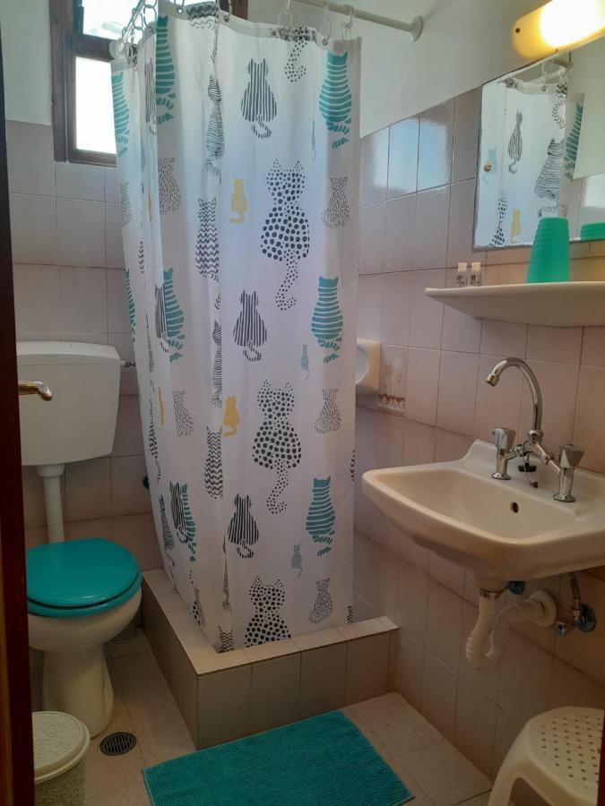 Artemis Rooms Agia Marina  エクステリア 写真