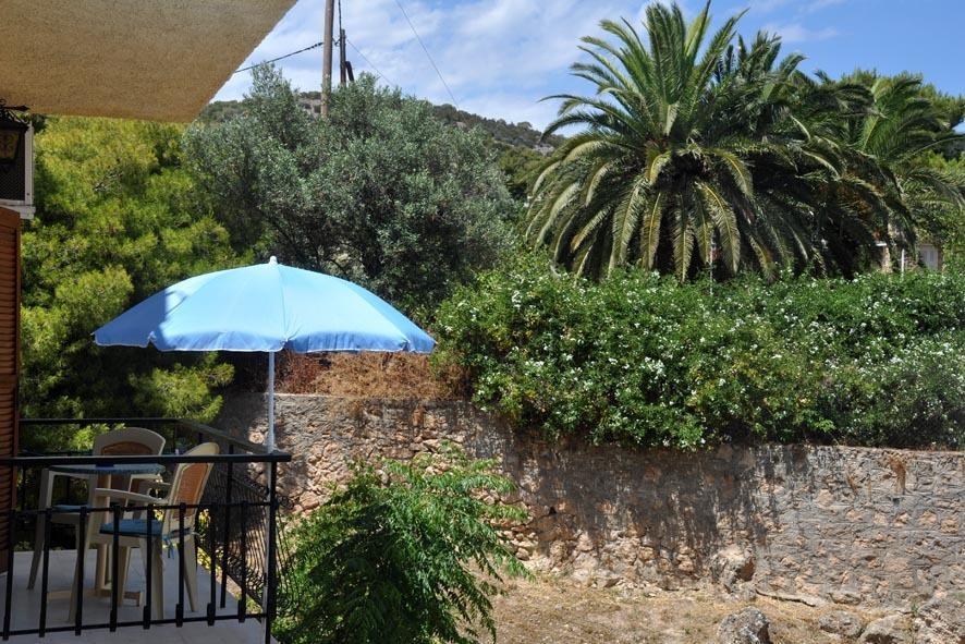 Artemis Rooms Agia Marina  エクステリア 写真
