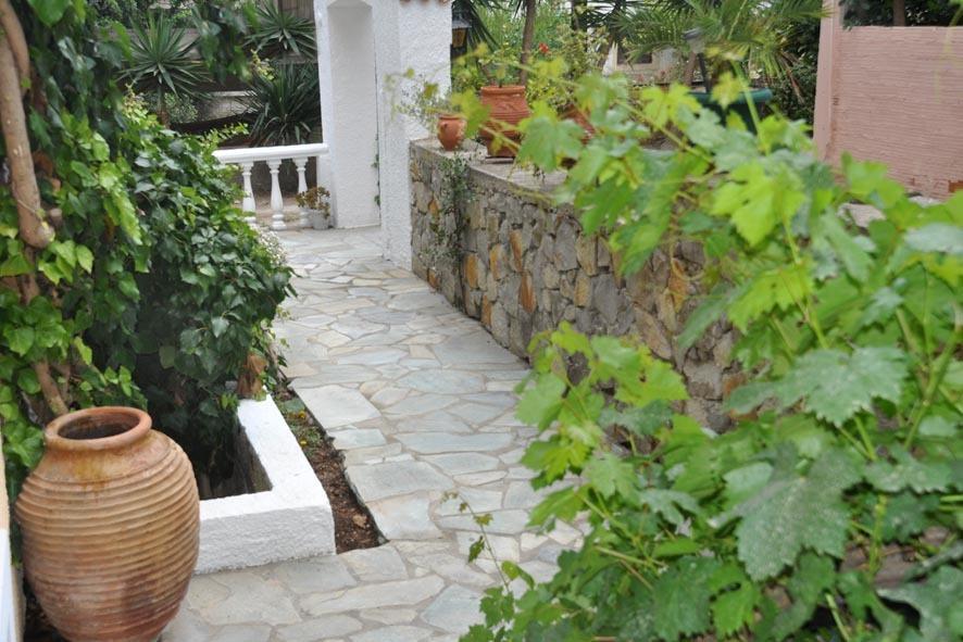 Artemis Rooms Agia Marina  エクステリア 写真